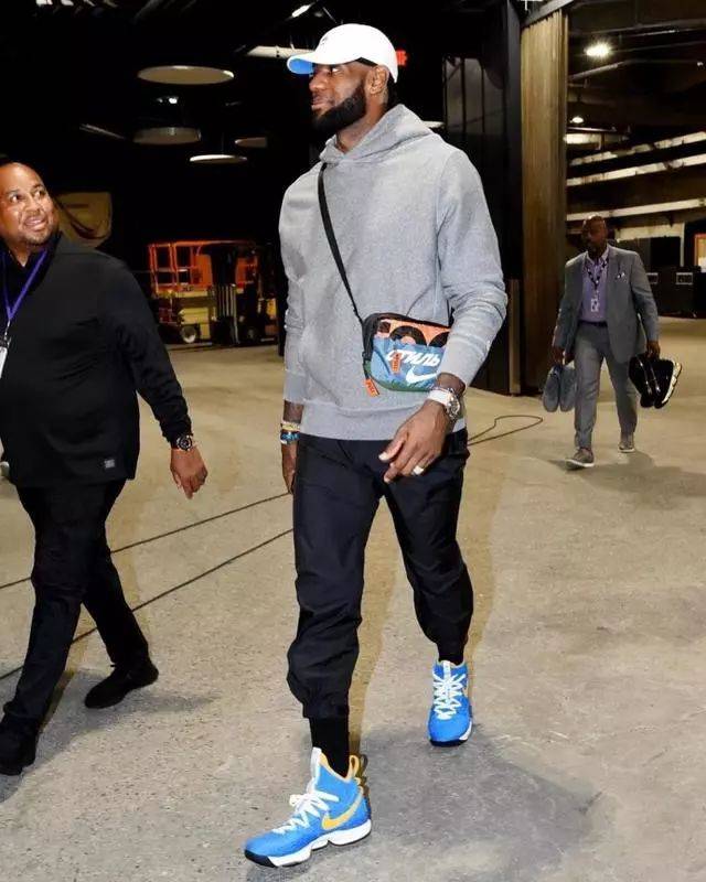 詹姆斯也曾 詹姆斯也曾